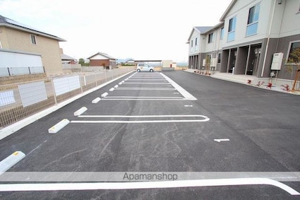 香川県高松市上林町[2LDK/54.14m2]の駐車場