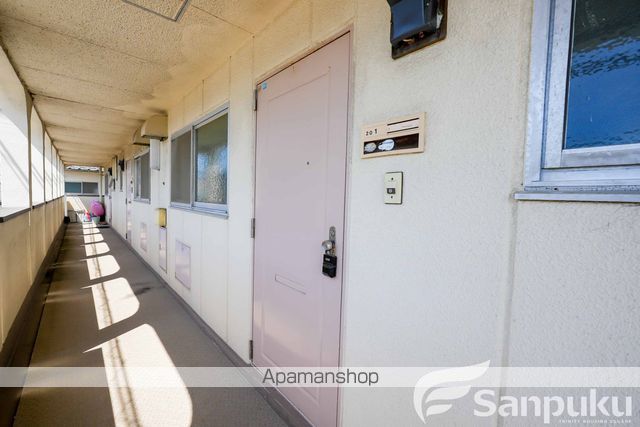 コーポさつきの玄関写真