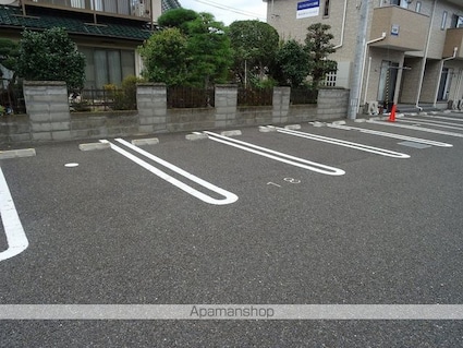 ソレイユパルク１２番館[1K/30.86m2]の駐車場1
