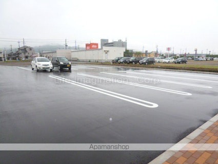 グランフォレスト[1LDK/57.96m2]の駐車場