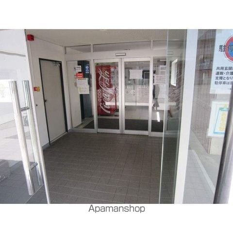ロイヤルレインボー平岸 A棟の玄関写真