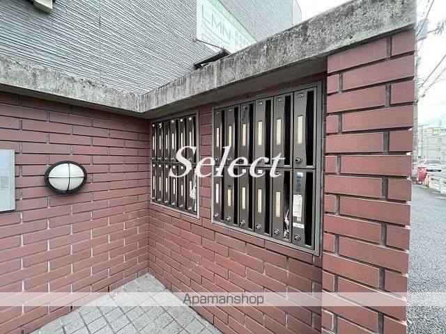 レオパレス前里の玄関写真
