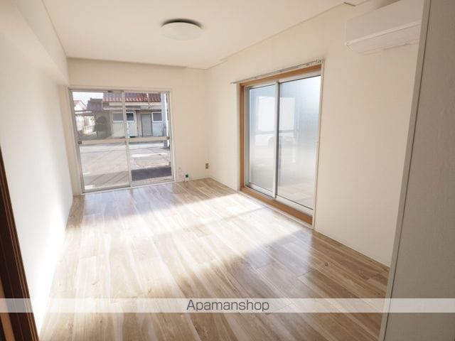 ホワイトマンションの内装写真