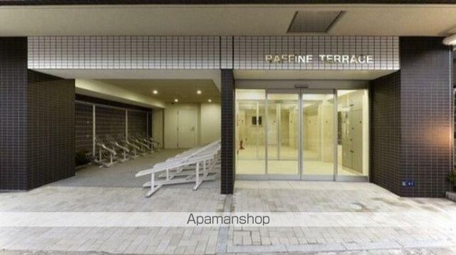 RAFFINE TERRACEの玄関写真