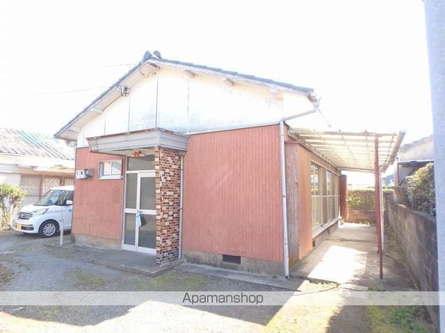 和田貸家の玄関写真