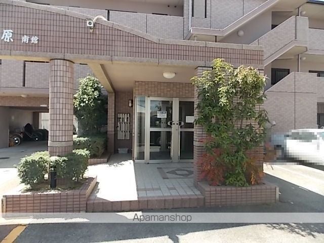マ・メゾン小牧原 南館の玄関写真