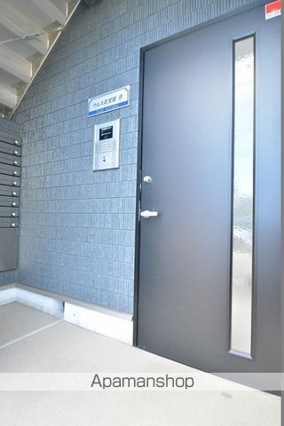 ウルス花京院Bの玄関写真