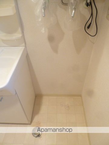 サテライトターミナル B棟の内装写真