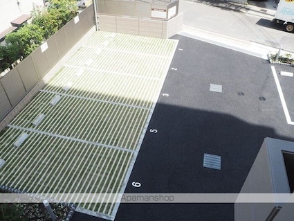 ロイヤルスクエア徳川[1LDK/36.82m2]の駐車場