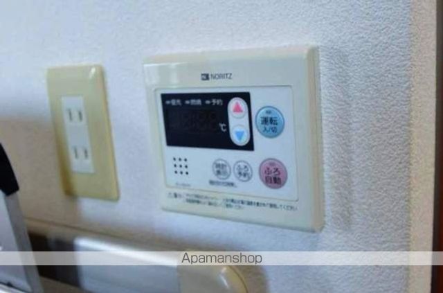 NEOクラレッドシティ B棟の内装写真