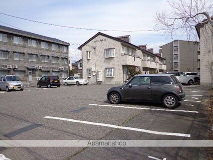 リバティーフジ　Ｂ[2DK/46.37m2]の駐車場1