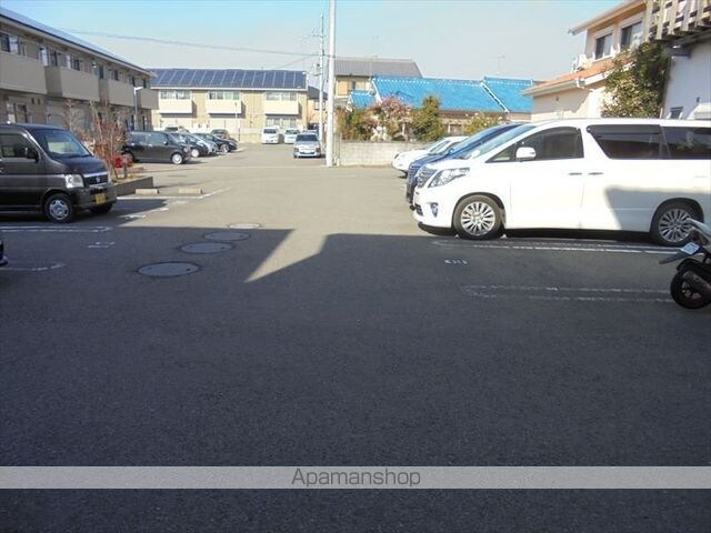 和歌山県和歌山市井辺[2LDK/60.44m2]の駐車場1