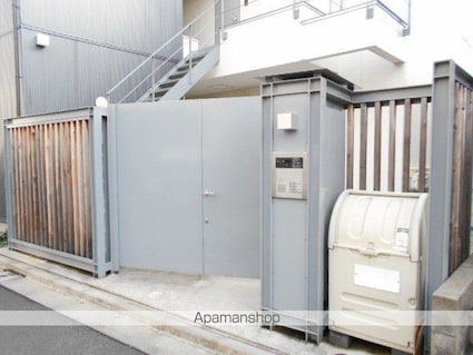 ヴィラ　ソラーナ[1K/20m2]のエントランス1