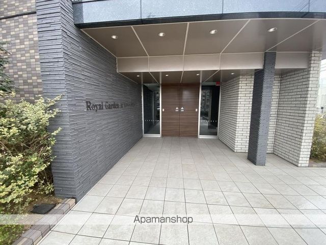 ロイヤルガーデン松縄パークロード1502号の玄関写真