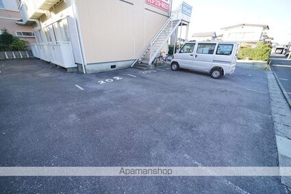 リバティー[1K/27.08m2]の駐車場1