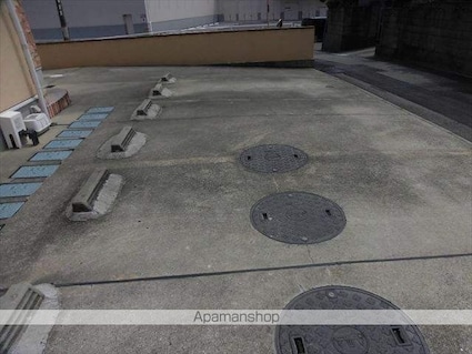和歌山県和歌山市梅原[1K/27.6m2]の駐車場