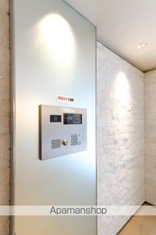 スカイコートパレス明大前の玄関写真
