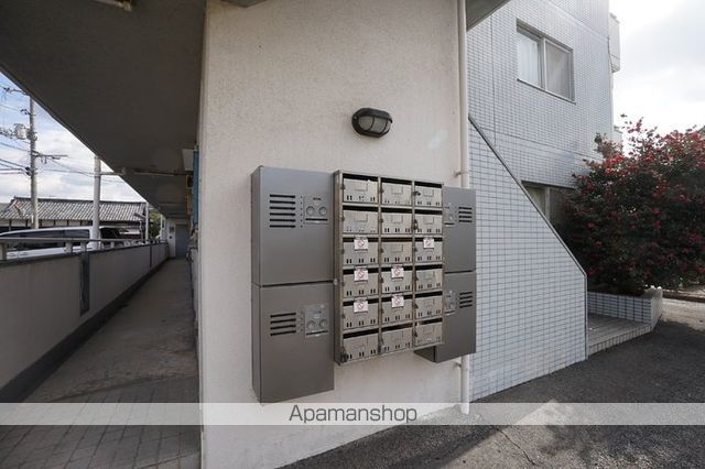 ライフ西市の玄関写真