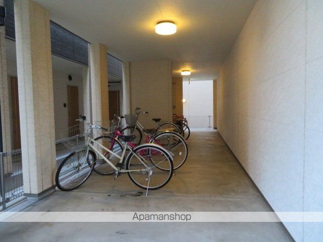 フジパレス城東諏訪V番館の玄関写真
