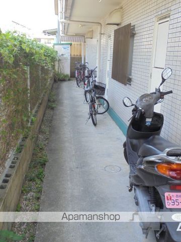 下田部ハイツの玄関写真