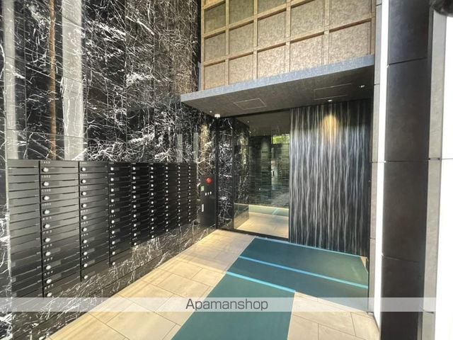 CASSIA河原町平和大通の玄関写真