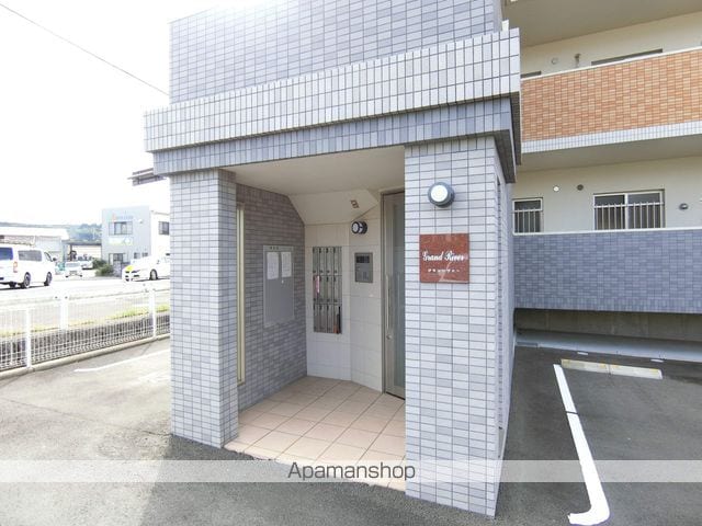 グランリヴァーの玄関写真