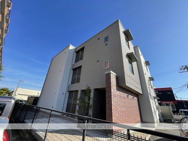 シャーメゾンブリリオンの外観写真
