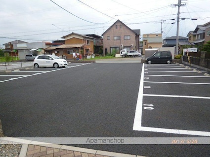 アーバンプロムナードⅡ[1K/29.84m2]の駐車場1