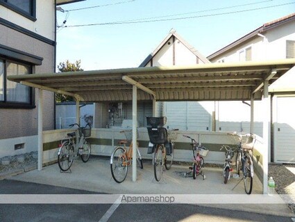 Ｅｌ　ｄｕｏ・Ａｐｉｓ[2DK/45.42m2]の駐車場2