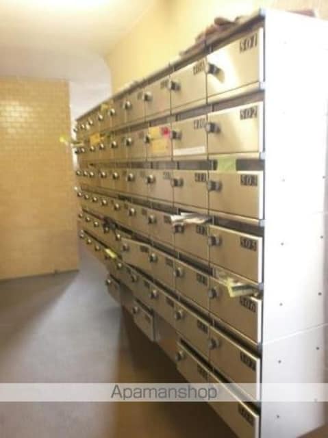 メゾン・ド・オヌール[1R/12.22m2]の共用部1