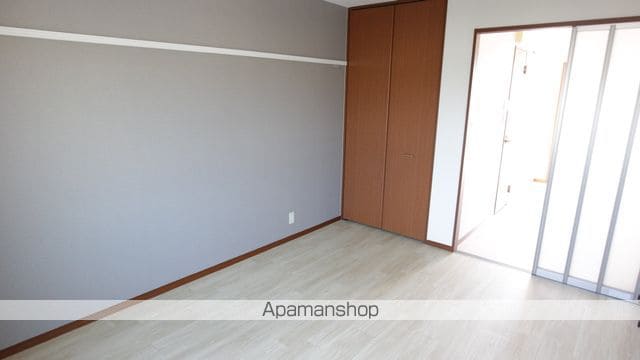 ランドロード・オチ千日の内装写真