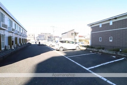 レオパレスフィエール[1K/23.18m2]の駐車場