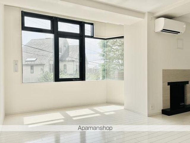 ｈｏｗｆｆ　ＲＥＬＡＸ三軒茶屋[2LDK/97.66m2]のリビング・居間3