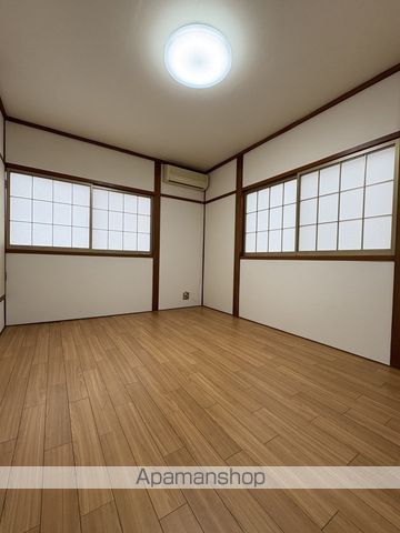 富山市田中町三丁目15-8戸建の内装写真