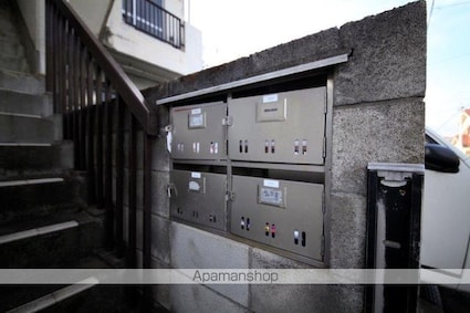 西八樋口ビル[1LDK/40m2]のエントランス1