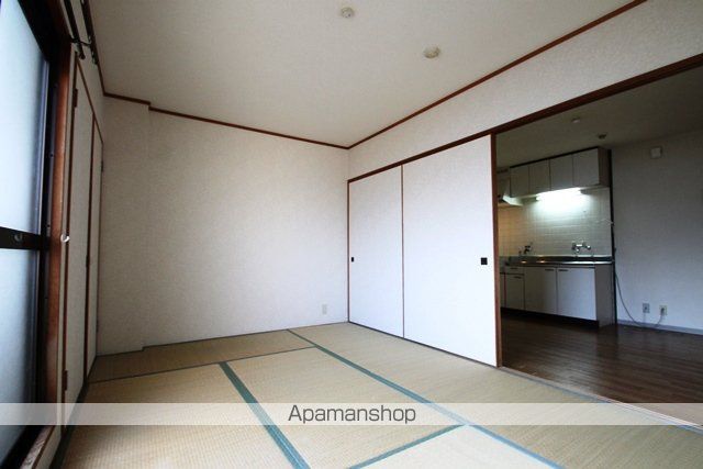 グランドハイツユタカIの内装写真