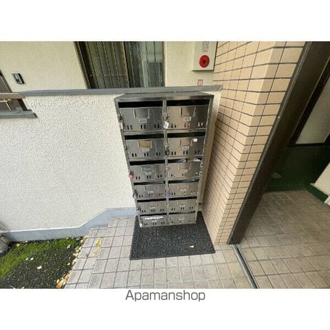ハイツまぐろの玄関写真
