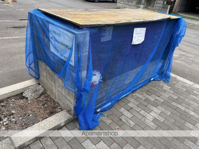 レオパレスフロラシオンの玄関写真