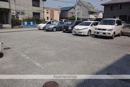 マンションベスタ[2LDK/58m2]の駐車場
