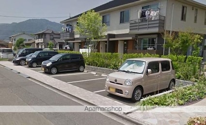 グランドール川口　Ｂ棟[2LDK/69.73m2]の駐車場