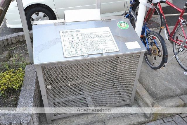 サイドアヴェニューの玄関写真