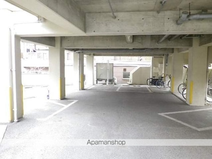 アクティハイム矢吹[1K/29m2]の駐車場