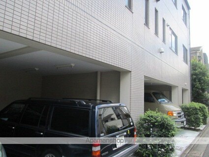 東京都世田谷区若林４丁目[2DK/44.4m2]の駐車場