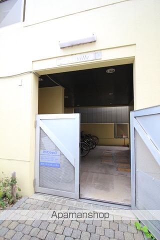 LA VILLAの玄関写真