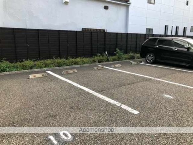 レオパレス和泉[1K/22.35m2]の駐車場