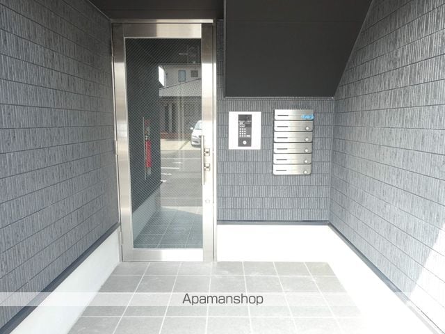 ホークヒルズ古賀の玄関写真