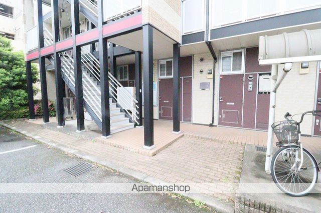 レオパレスアルシオネの玄関写真