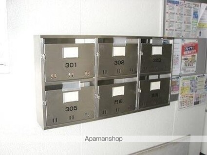 高岡ビル[1R/15.08m2]のエントランス