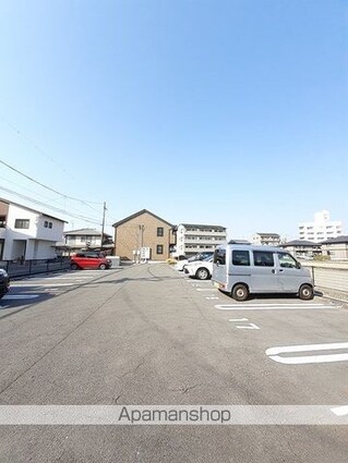 アンジュベリーＡ[1R/33.15m2]の駐車場