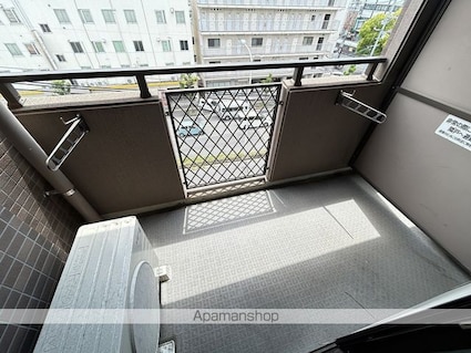 ＦＯＵＲ　ＳＥＡＳＯＮＳ　ＴＡＩーＳＨＩＮ　２ｎｄ[1K/30.64m2]のバルコニー